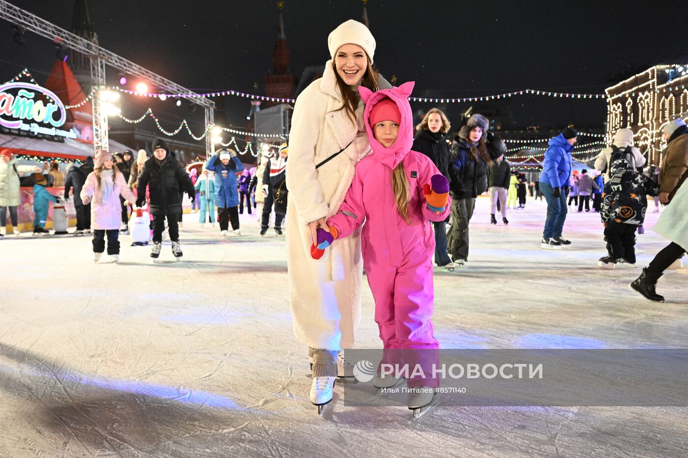 Открытие ГУМ-катка