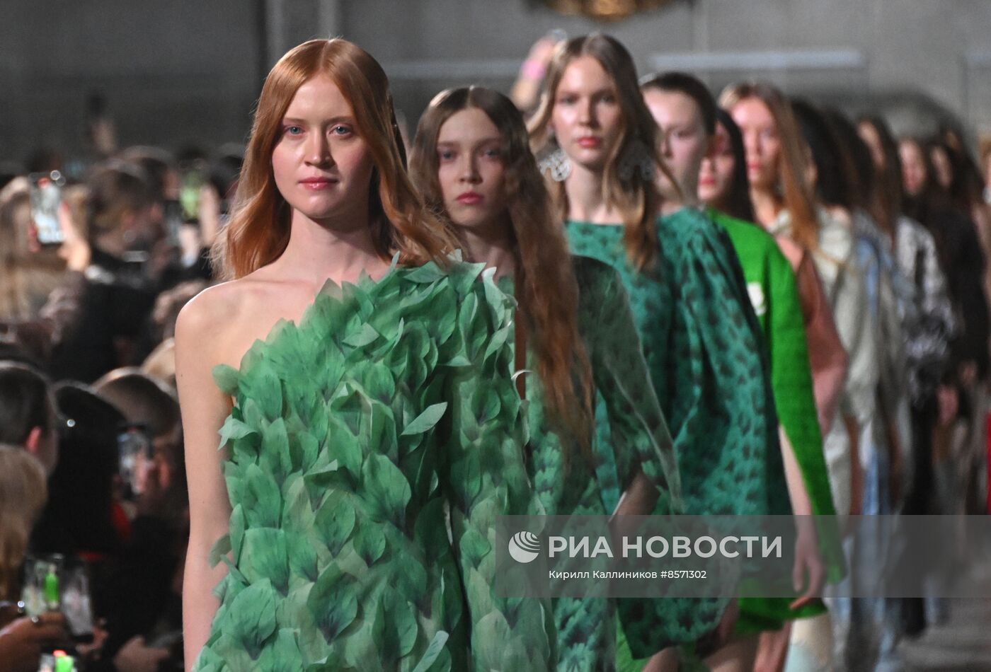 Модные показы в рамках "BRICS+ Fashion Summit"