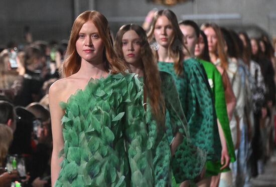 Модные показы в рамках "BRICS+ Fashion Summit"