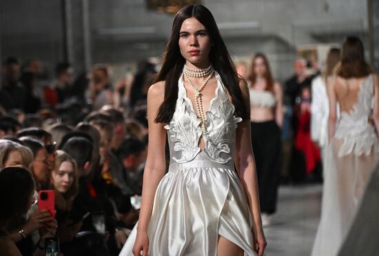 Модные показы в рамках "BRICS+ Fashion Summit"