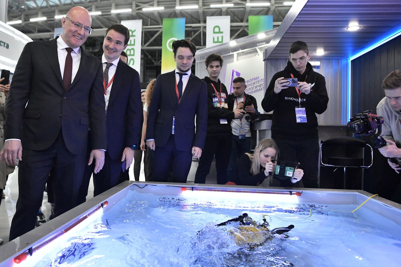 Вице-премьер РФ Д. Чернышенко посетил III Конгресс молодых ученых