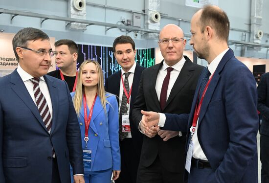 Вице-премьер РФ Д. Чернышенко посетил III Конгресс молодых ученых