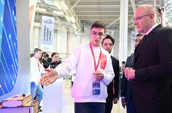 Вице-премьер РФ Д. Чернышенко посетил III Конгресс молодых ученых