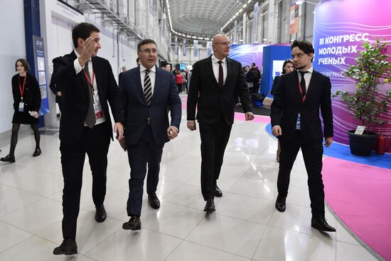 Вице-премьер РФ Д. Чернышенко посетил III Конгресс молодых ученых