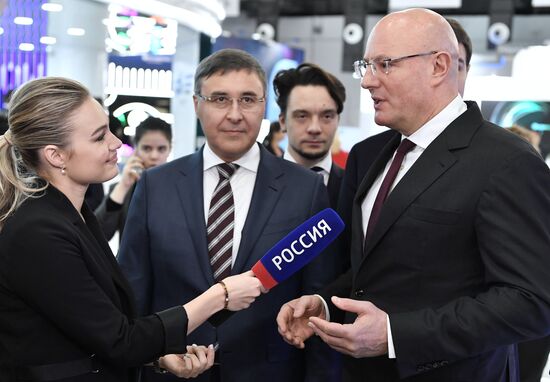 Вице-премьер РФ Д. Чернышенко посетил III Конгресс молодых ученых