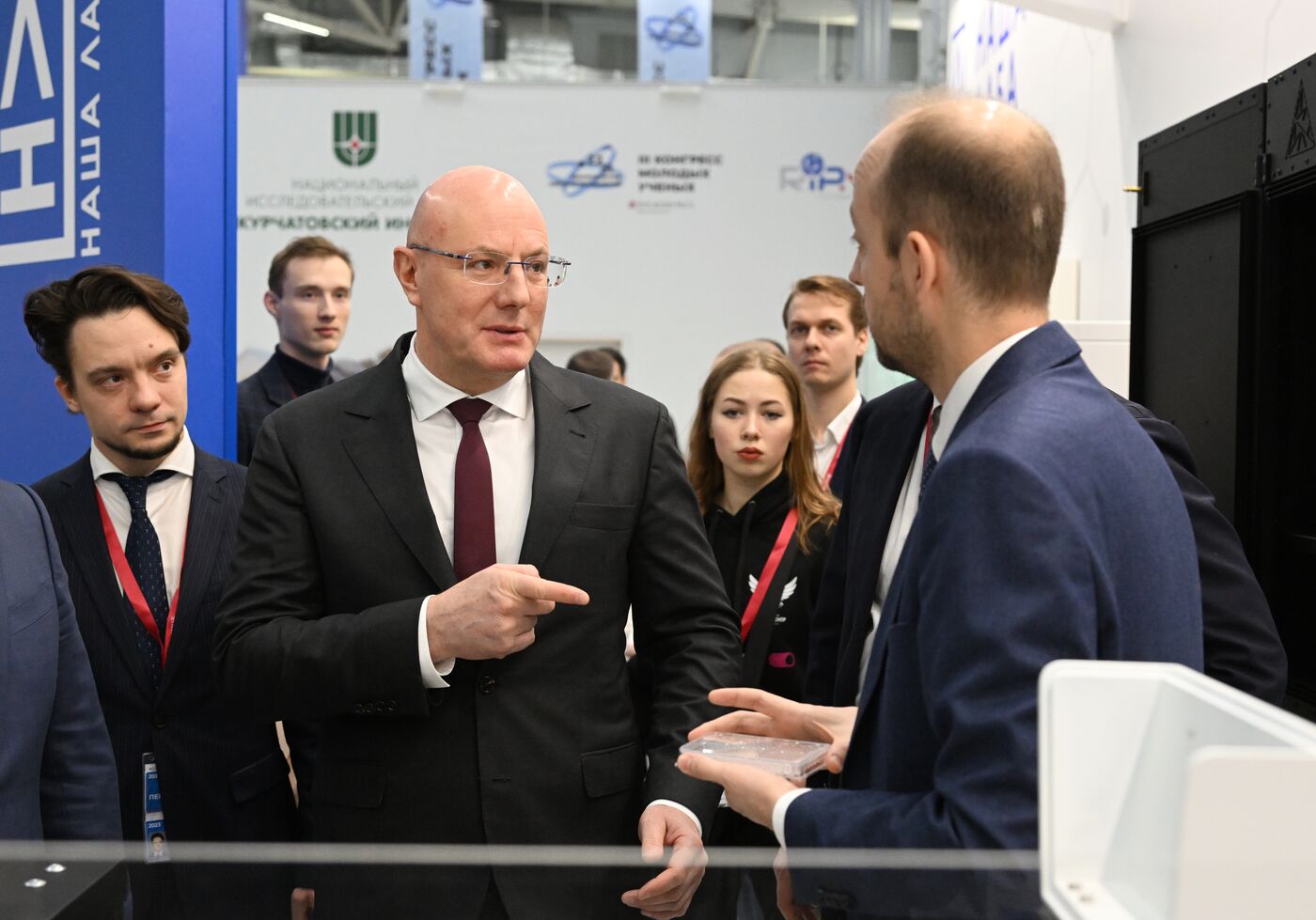 Вице-премьер РФ Д. Чернышенко посетил III Конгресс молодых ученых