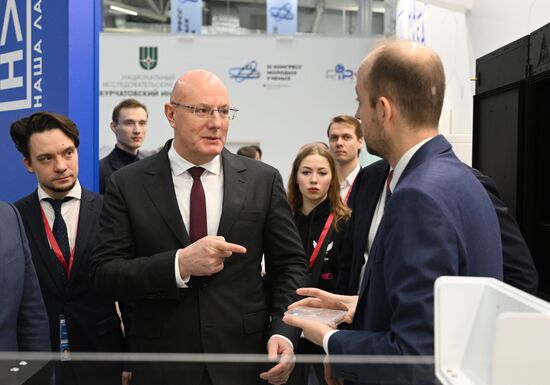 Вице-премьер РФ Д. Чернышенко посетил III Конгресс молодых ученых