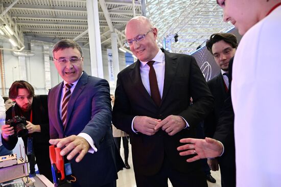 Вице-премьер РФ Д. Чернышенко посетил III Конгресс молодых ученых