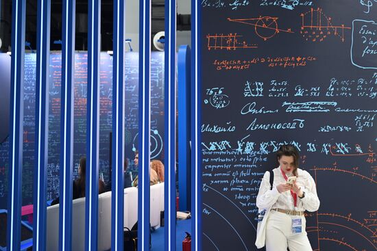 III КМУ-2023. Работа конгресса
Фото могут быть использованы при наличии обязательной ссылки на источник Место: Россия, Федеральная территория "Сириус". Автор: Рамиль Ситдиков. III КМУ-2023. Работа конгресса