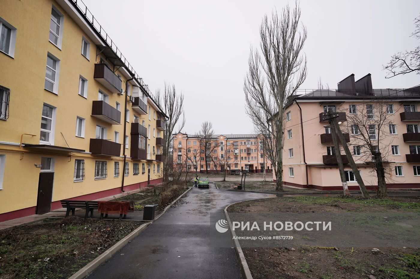 Восстановление разрушенных в ходе боевых действий домов в Мариуполе