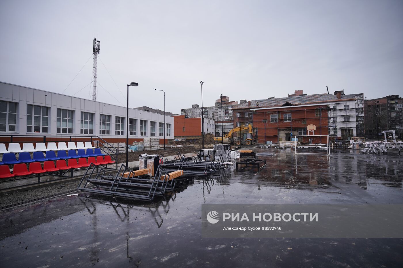 Восстановление разрушенных в ходе боевых действий домов в Мариуполе