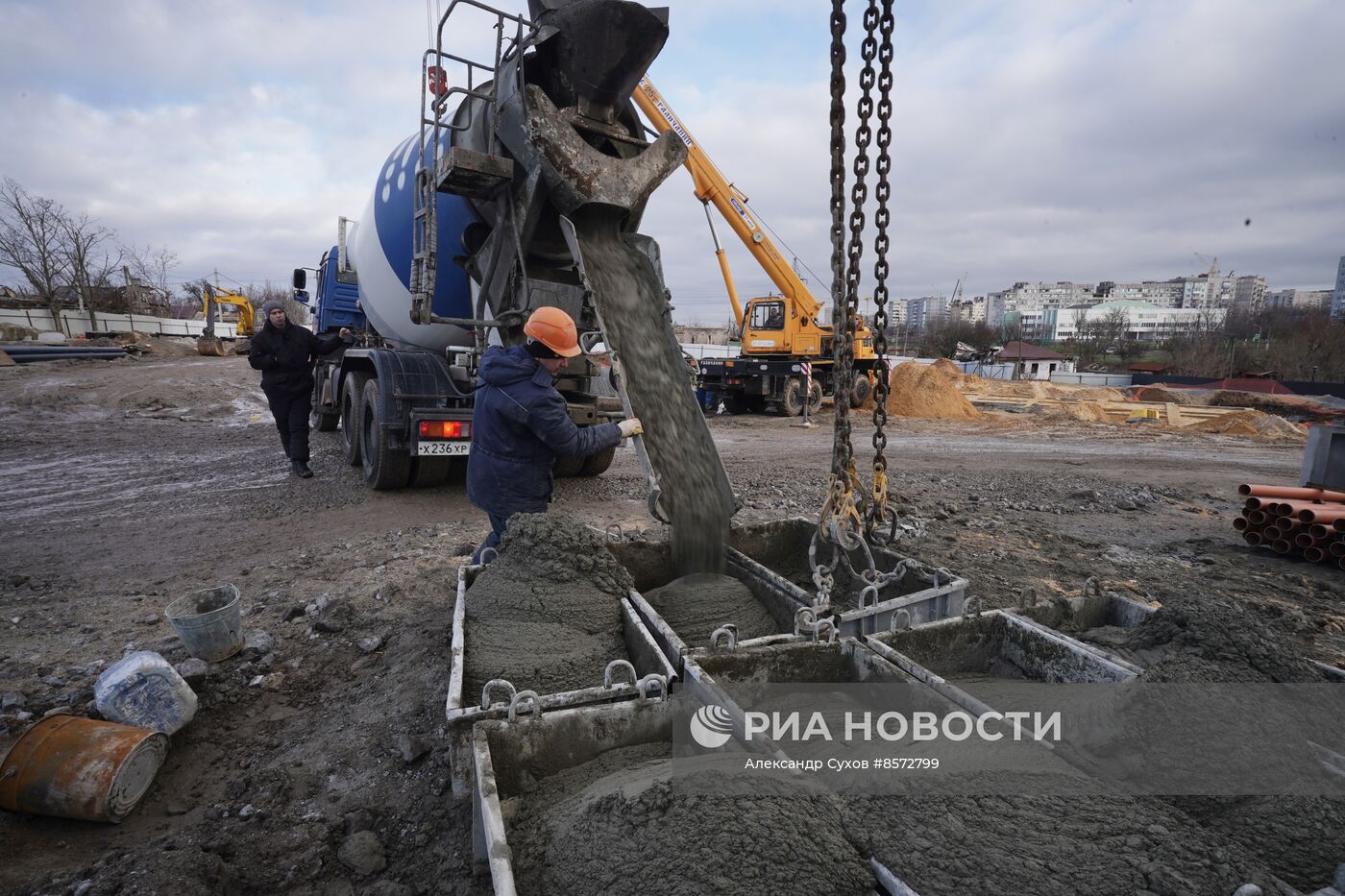 Восстановление разрушенных в ходе боевых действий домов в Мариуполе