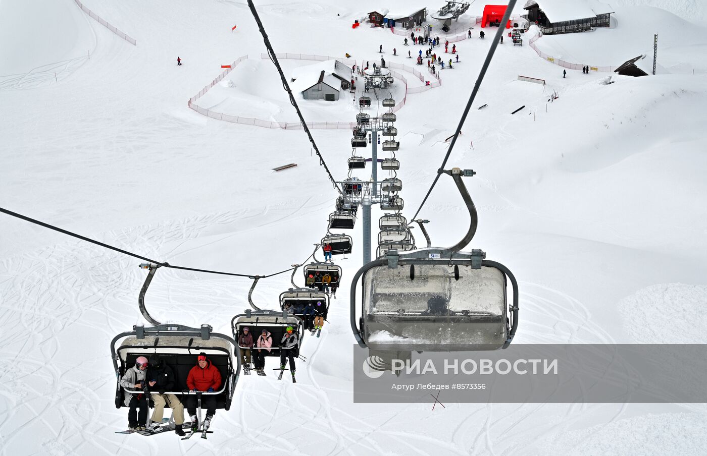 Старт зимнего сезона на горнолыжном курорте "Красная Поляна"