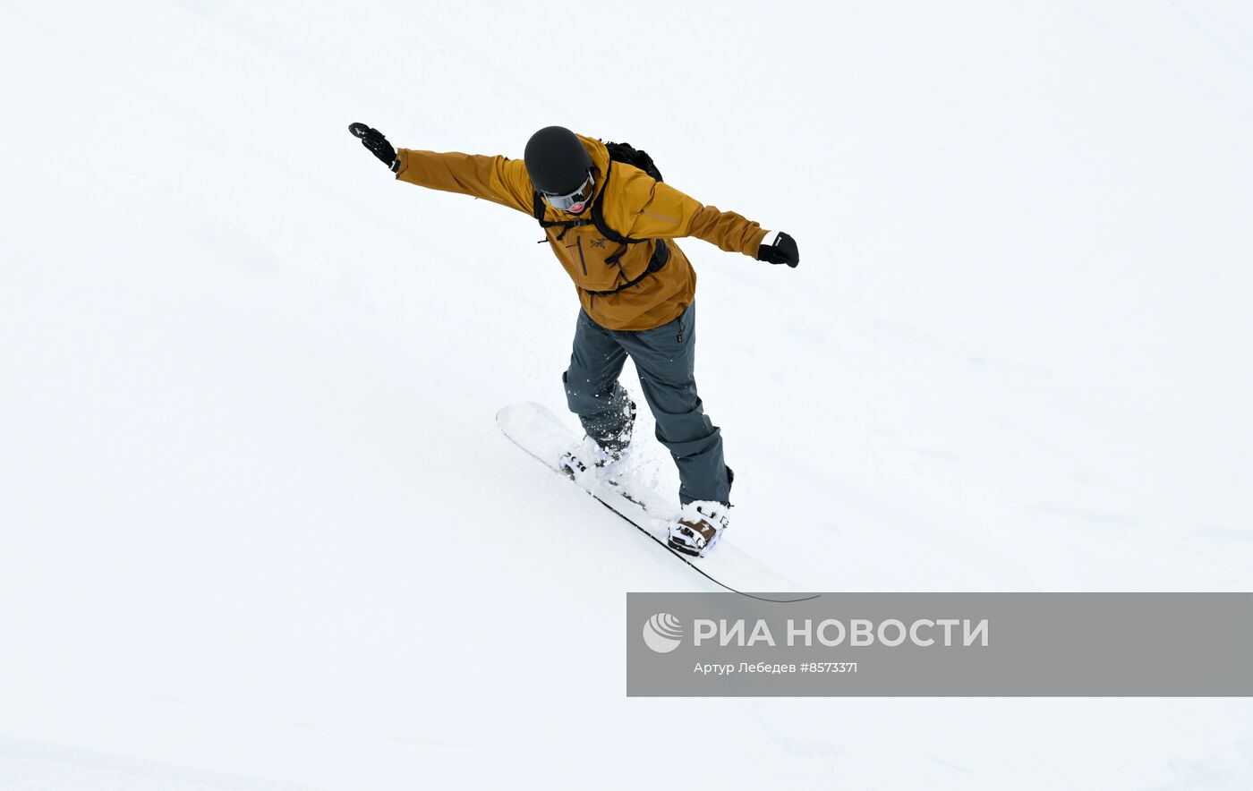 Старт зимнего сезона на горнолыжном курорте "Красная Поляна"