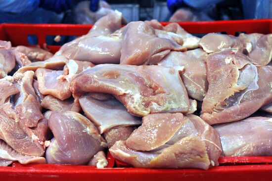 Изготовление мясной продукции на предприятии "Тамбовская индейка"