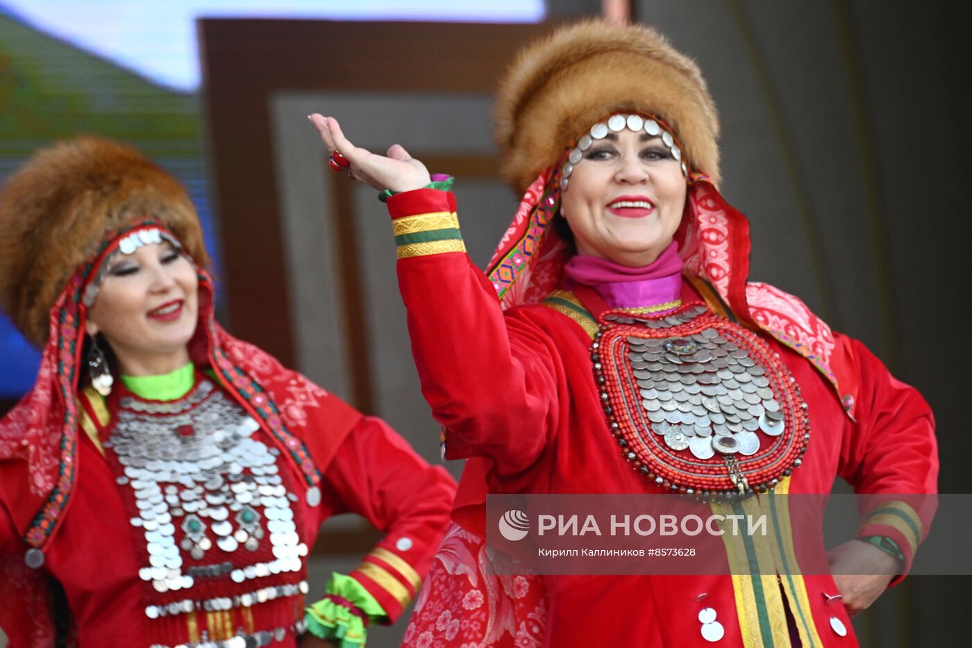 Выставка "Россия". День Деда Мороза: Кыш Бабай