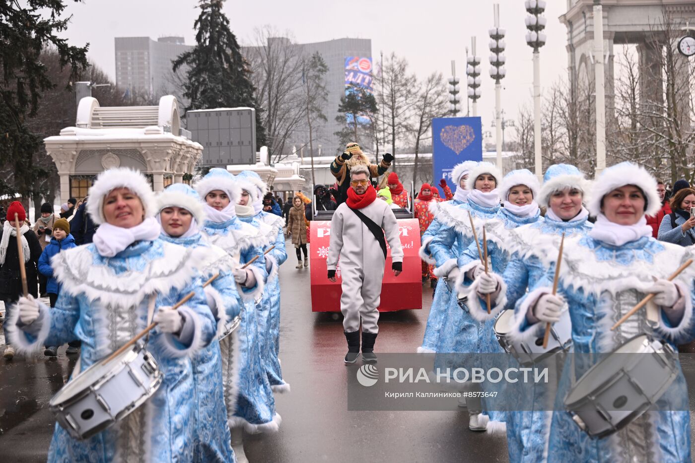 Выставка "Россия". День Деда Мороза: Кыш Бабай