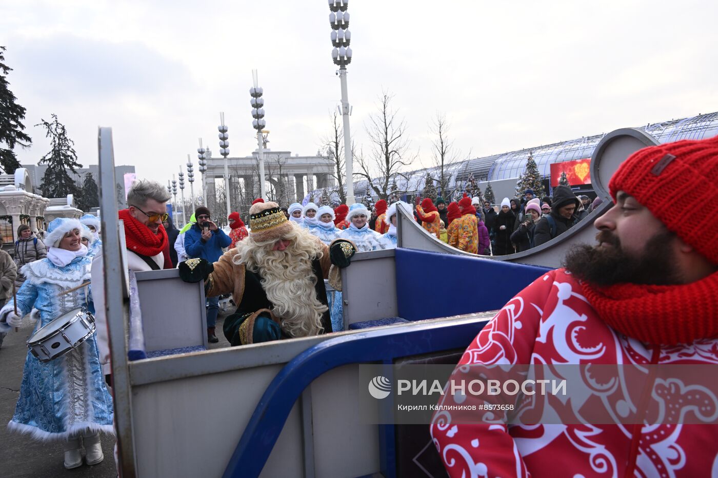 Выставка "Россия". День Деда Мороза: Кыш Бабай