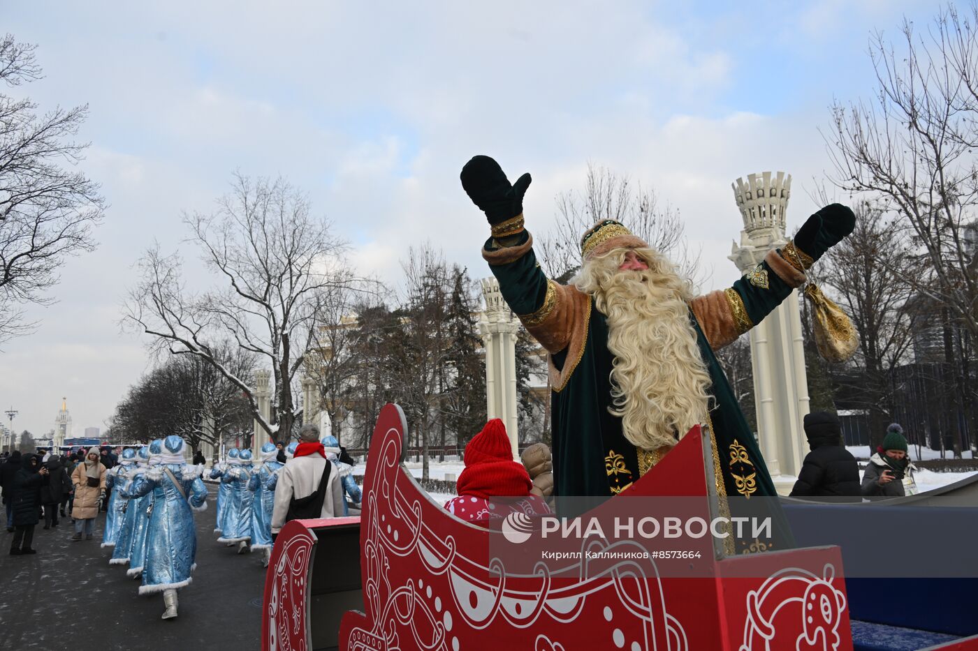 Выставка "Россия". День Деда Мороза: Кыш Бабай