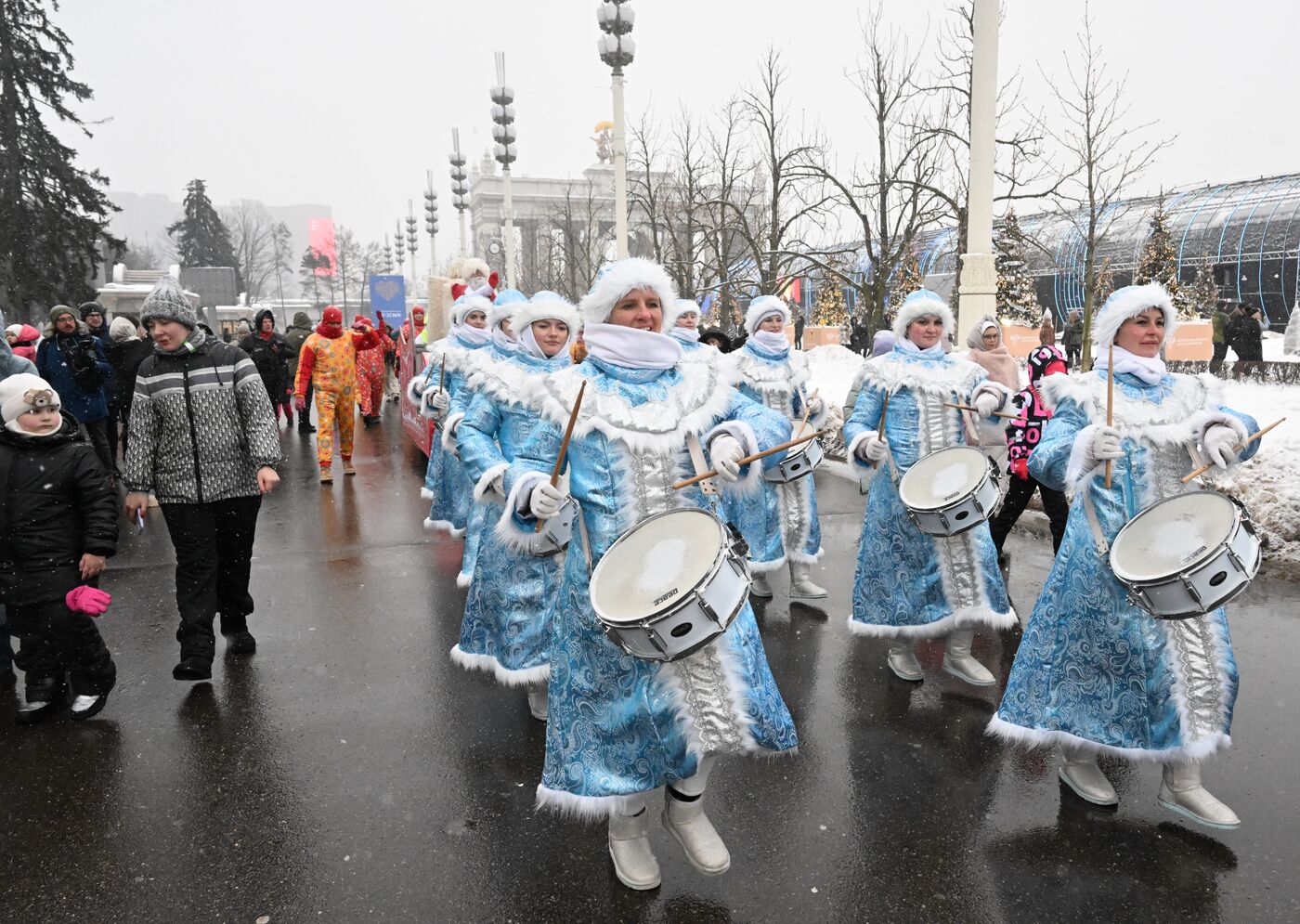Выставка "Россия". Парад Снегурочек