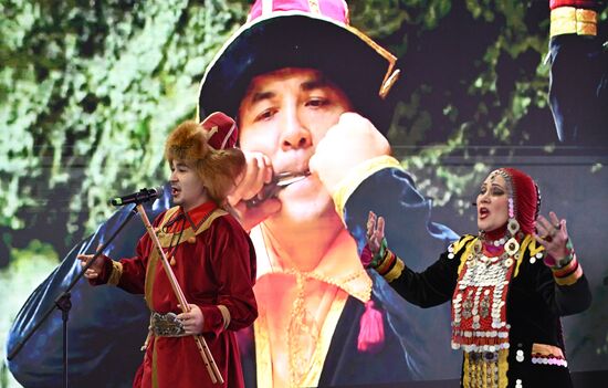 Международная выставка-форум "Россия"
День региона. Республика Башкортостан
Презентация проекта "Башкирское долголетие", Павильон С Минтруда России Место: Россия, Москва. Автор: Григорий Сысоев/РИА Новости. Выставка "Россия". День региона. Республика Башкортостан