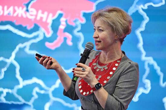 Международная выставка-форум "Россия"
День региона. Республика Башкортостан
Презентация проекта "Башкирское долголетие", Павильон С Минтруда России
Ленара Иванова, заместитель премьер-министра Правительства Республики Башкортостан - Министр семьи, труда и социальной защиты населения Республики Башкортостан Место: Россия, Москва. Автор: Григорий Сысоев/РИА Новости. Выставка "Россия". День региона. Республика Башкортостан