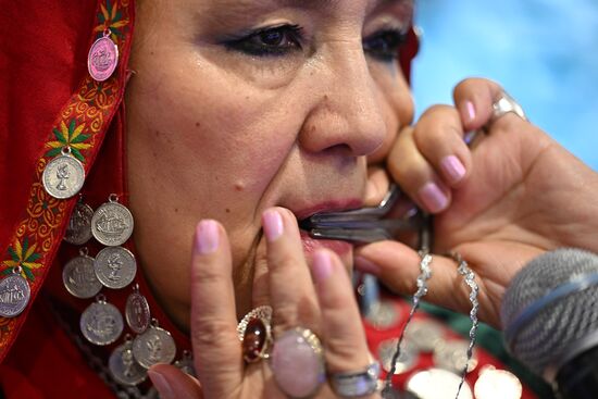 Международная выставка-форум "Россия"
День региона. Республика Башкортостан
Презентация проекта "Башкирское долголетие", Павильон С Минтруда России Место: Россия, Москва. Автор: Григорий Сысоев/РИА Новости. Выставка "Россия". День региона. Республика Башкортостан