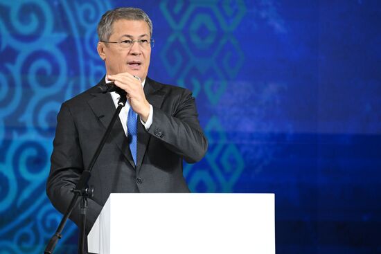 Международная выставка-форум "Россия"
День региона. Республика Башкортостан
Открытие Дня Региона, презентация Республики Башкортостан, Павильон № 75 (зал А, зона культурных проектов)
Радий Хабиров, Глава Республики Башкортостан
Место: Россия, Москва. Автор: Алексей Майшев/РИА Новости. Выставка "Россия". День региона. Республика Башкортостан