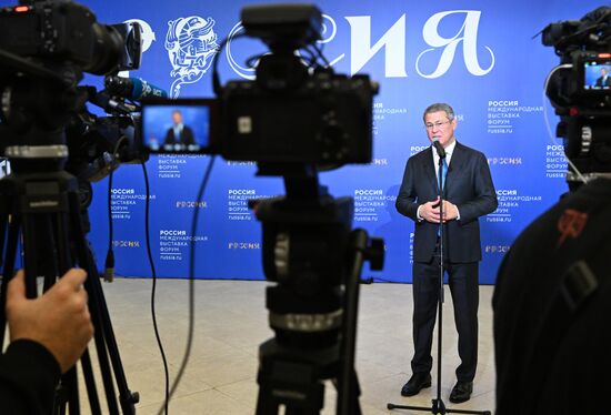 Международная выставка-форум "Россия"
День региона. Республика Башкортостан
Открытие Дня Региона, презентация Республики Башкортостан, Павильон № 75 (зал А, зона культурных проектов)
Радий Хабиров, Глава Республики Башкортостан
Место: Россия, Москва. Автор: Алексей Майшев/РИА Новости. Выставка "Россия". День региона. Республика Башкортостан