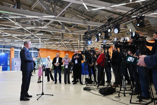 Международная выставка-форум "Россия"
День региона. Республика Башкортостан
Открытие Дня Региона, презентация Республики Башкортостан, Павильон № 75 (зал А, зона культурных проектов)
Радий Хабиров, Глава Республики Башкортостан
Место: Россия, Москва. Автор: Алексей Майшев/РИА Новости. Выставка "Россия". День региона. Республика Башкортостан