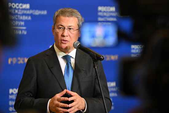 Международная выставка-форум "Россия"
День региона. Республика Башкортостан
Открытие Дня Региона, презентация Республики Башкортостан, Павильон № 75 (зал А, зона культурных проектов)
Радий Хабиров, Глава Республики Башкортостан
Место: Россия, Москва. Автор: Алексей Майшев/РИА Новости. Выставка "Россия". День региона. Республика Башкортостан