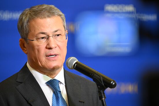 Международная выставка-форум "Россия"
День региона. Республика Башкортостан
Открытие Дня Региона, презентация Республики Башкортостан, Павильон № 75 (зал А, зона культурных проектов)
Радий Хабиров, Глава Республики Башкортостан
Место: Россия, Москва. Автор: Алексей Майшев/РИА Новости. Выставка "Россия". День региона. Республика Башкортостан