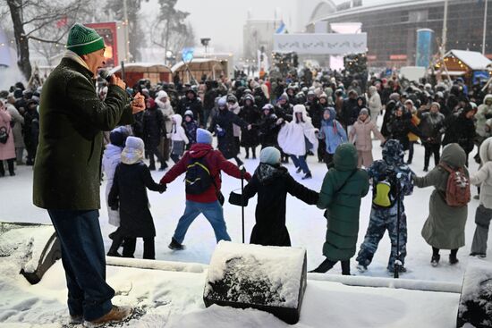 Международная выставка-форум "Россия"
День региона. Республика Башкортостан
"Зимний сабантуй", Уличное пространство рядом с Павильоном № 75
Место: Россия, Москва. Автор: Алексей Майшев/РИА Новости. Выставка "Россия". День региона. Республика Башкортостан