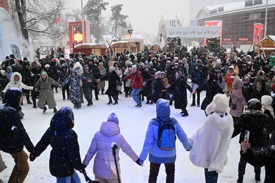 Международная выставка-форум "Россия"
День региона. Республика Башкортостан
"Зимний сабантуй", Уличное пространство рядом с Павильоном № 75
Место: Россия, Москва. Автор: Алексей Майшев/РИА Новости. Выставка "Россия". День региона. Республика Башкортостан