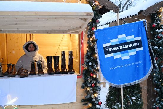 Международная выставка-форум "Россия"
День региона. Республика Башкортостан
"Зимний сабантуй", Уличное пространство рядом с Павильоном № 75
Место: Россия, Москва. Автор: Алексей Майшев/РИА Новости. Выставка "Россия". День региона. Республика Башкортостан