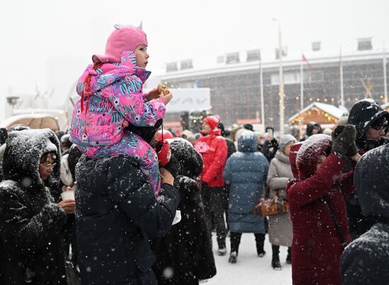 Международная выставка-форум "Россия"
День региона. Республика Башкортостан
"Зимний сабантуй", Уличное пространство рядом с Павильоном № 75
Место: Россия, Москва. Автор: Алексей Майшев/РИА Новости. Выставка "Россия". День региона. Республика Башкортостан