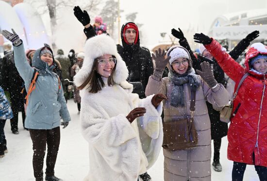 Международная выставка-форум "Россия"
День региона. Республика Башкортостан
"Зимний сабантуй", Уличное пространство рядом с Павильоном № 75
Место: Россия, Москва. Автор: Алексей Майшев/РИА Новости. Выставка "Россия". День региона. Республика Башкортостан
