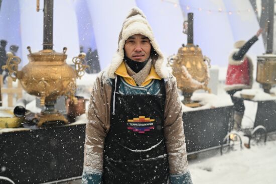 Международная выставка-форум "Россия"
День региона. Республика Башкортостан
"Зимний сабантуй", Уличное пространство рядом с Павильоном № 75
Место: Россия, Москва. Автор: Алексей Майшев/РИА Новости. Выставка "Россия". День региона. Республика Башкортостан