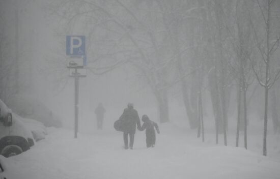 Снег в Москве