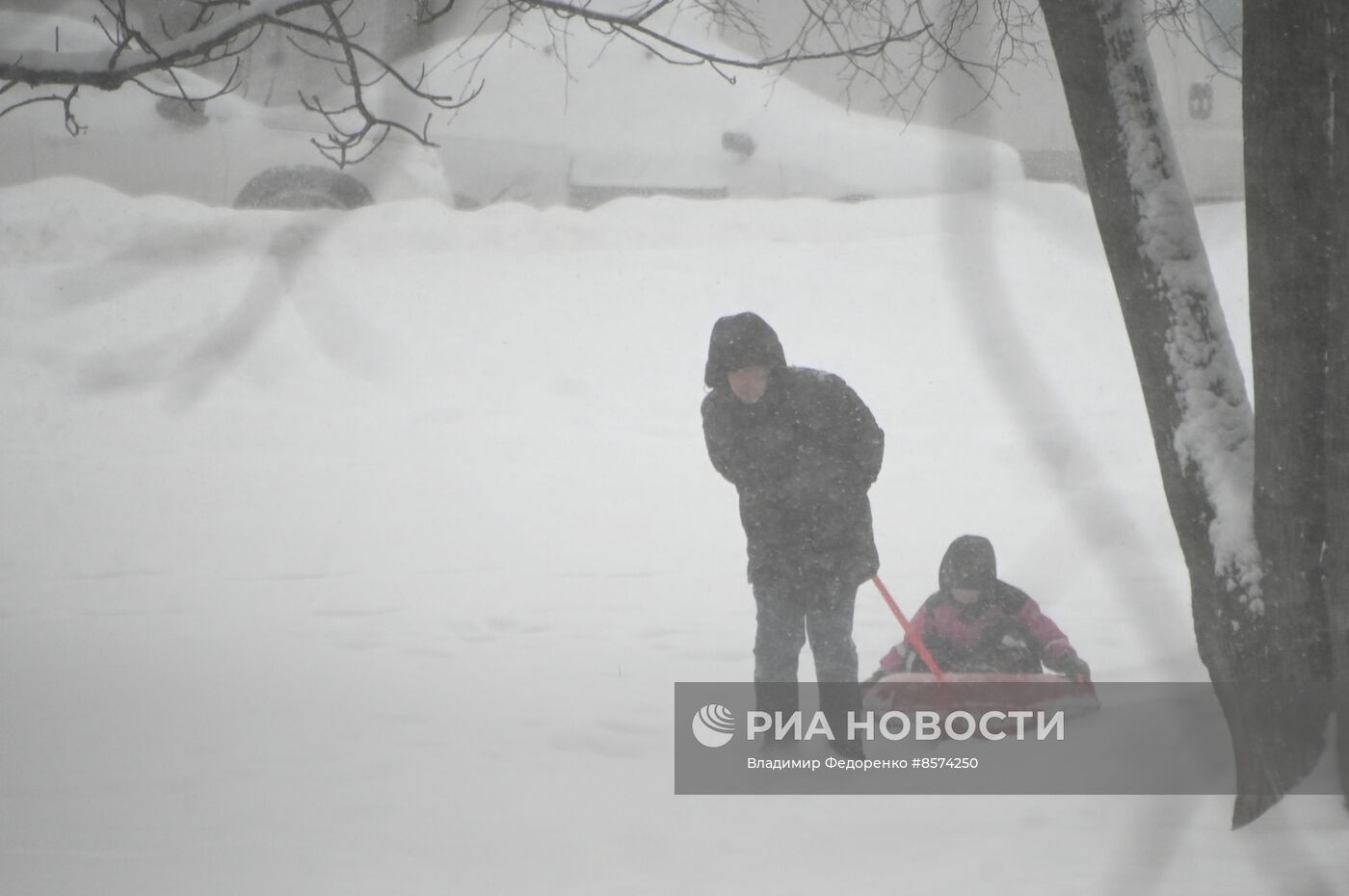 Снег в Москве