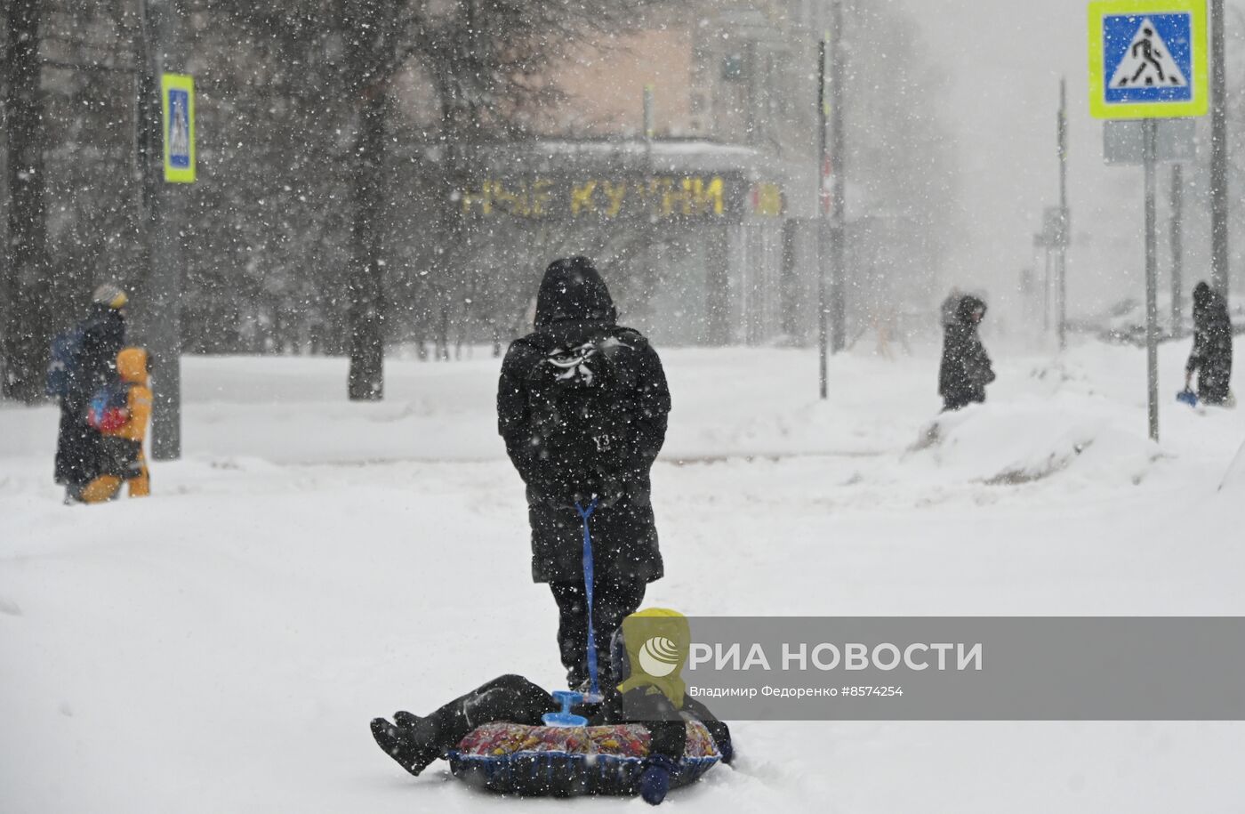 Снег в Москве