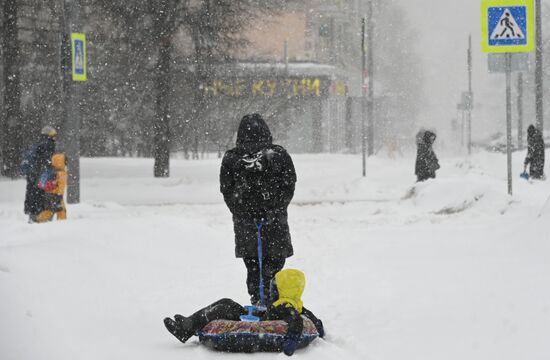 Снег в Москве