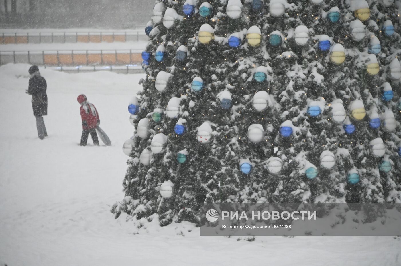 Снег в Москве