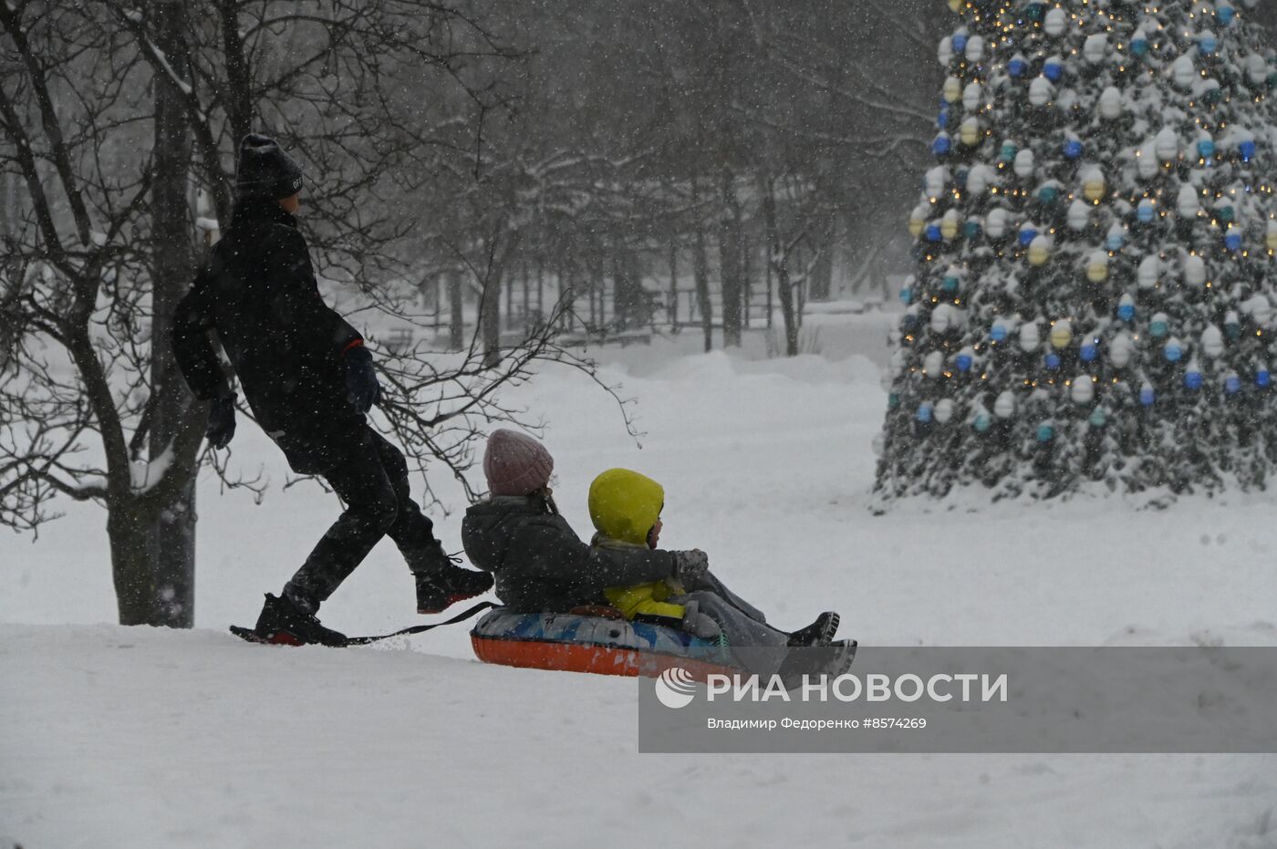 Снег в Москве