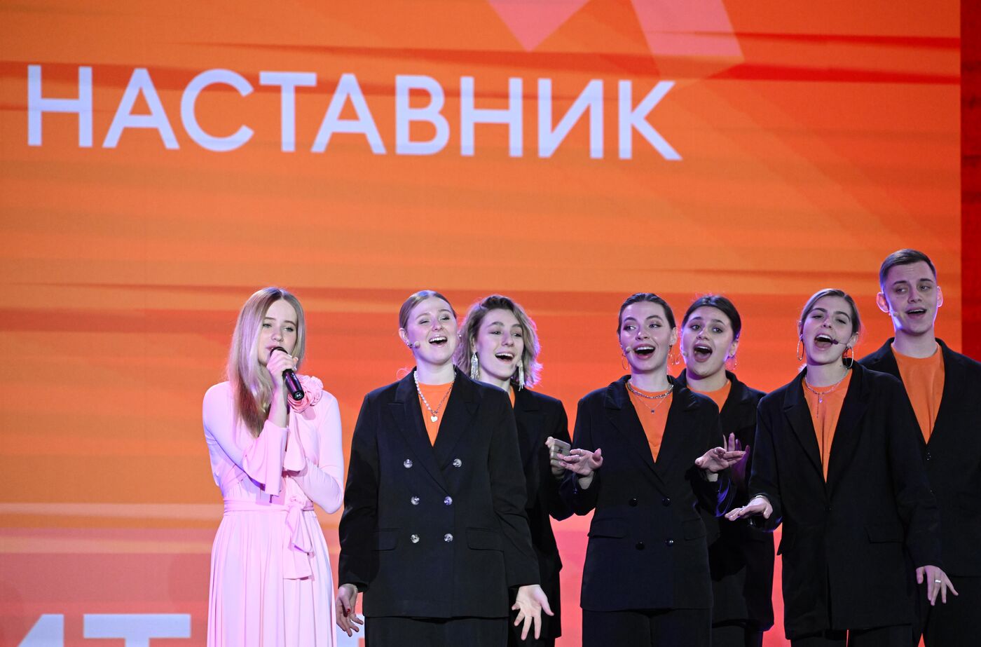 Президент РФ В. Путин наградил победителей международной премии "#Мывместе"