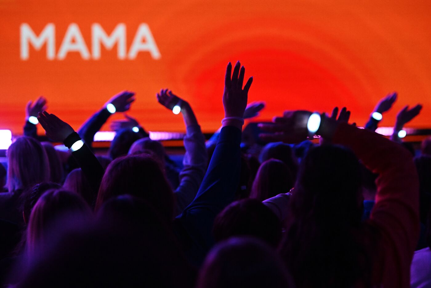 Президент РФ В. Путин наградил победителей международной премии "#Мывместе"