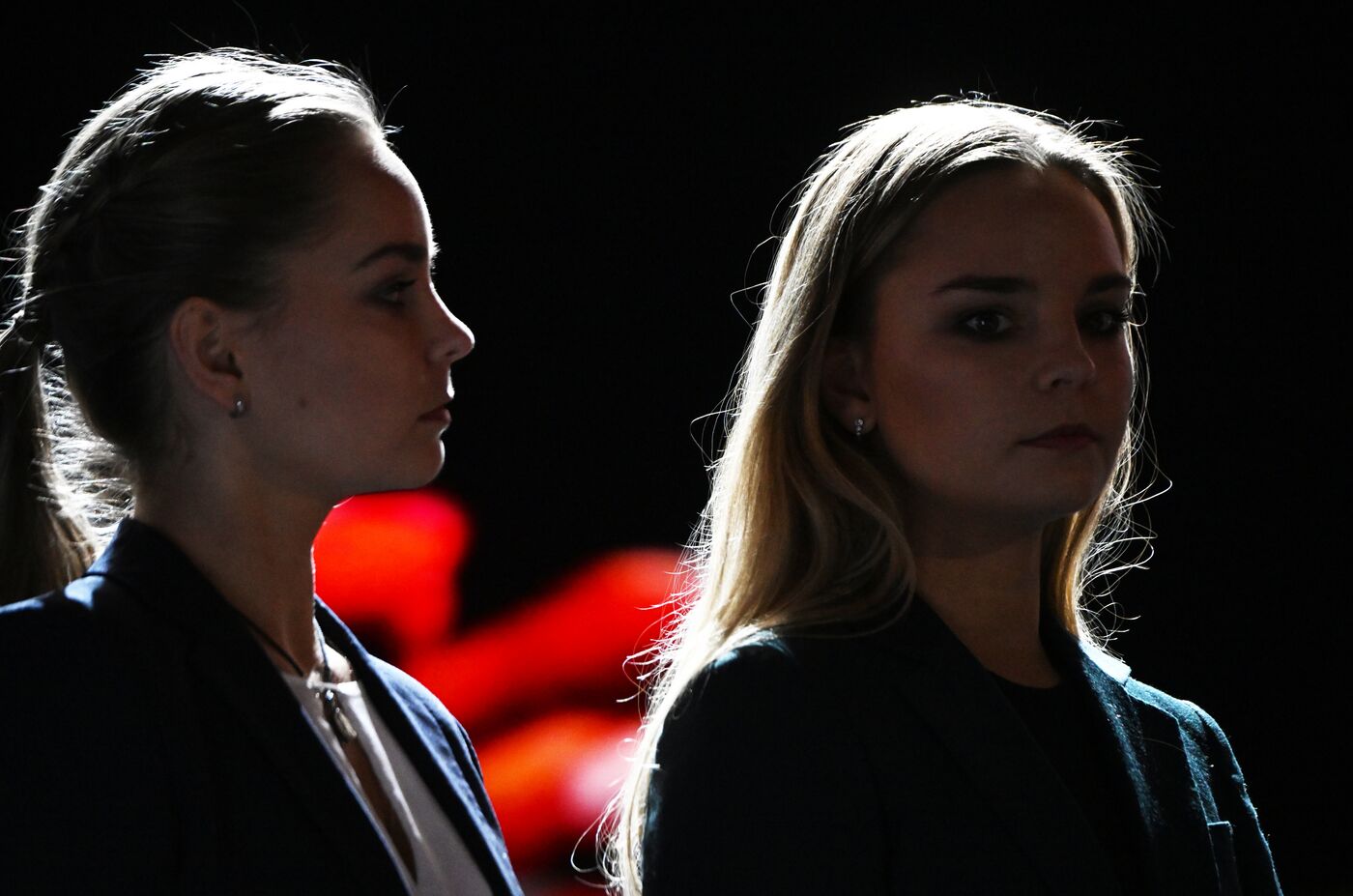 Президент РФ В. Путин наградил победителей международной премии "#Мывместе"