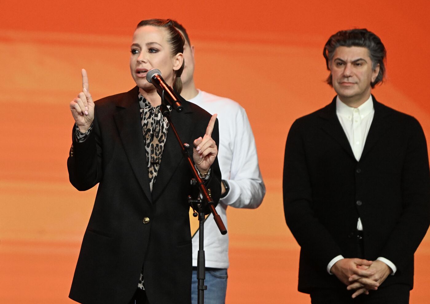 Президент РФ В. Путин наградил победителей международной премии "#Мывместе"