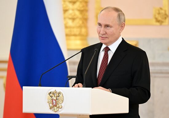 Президент РФ В. Путин принял верительные грамоты у вновь прибывших послов иностранных государств