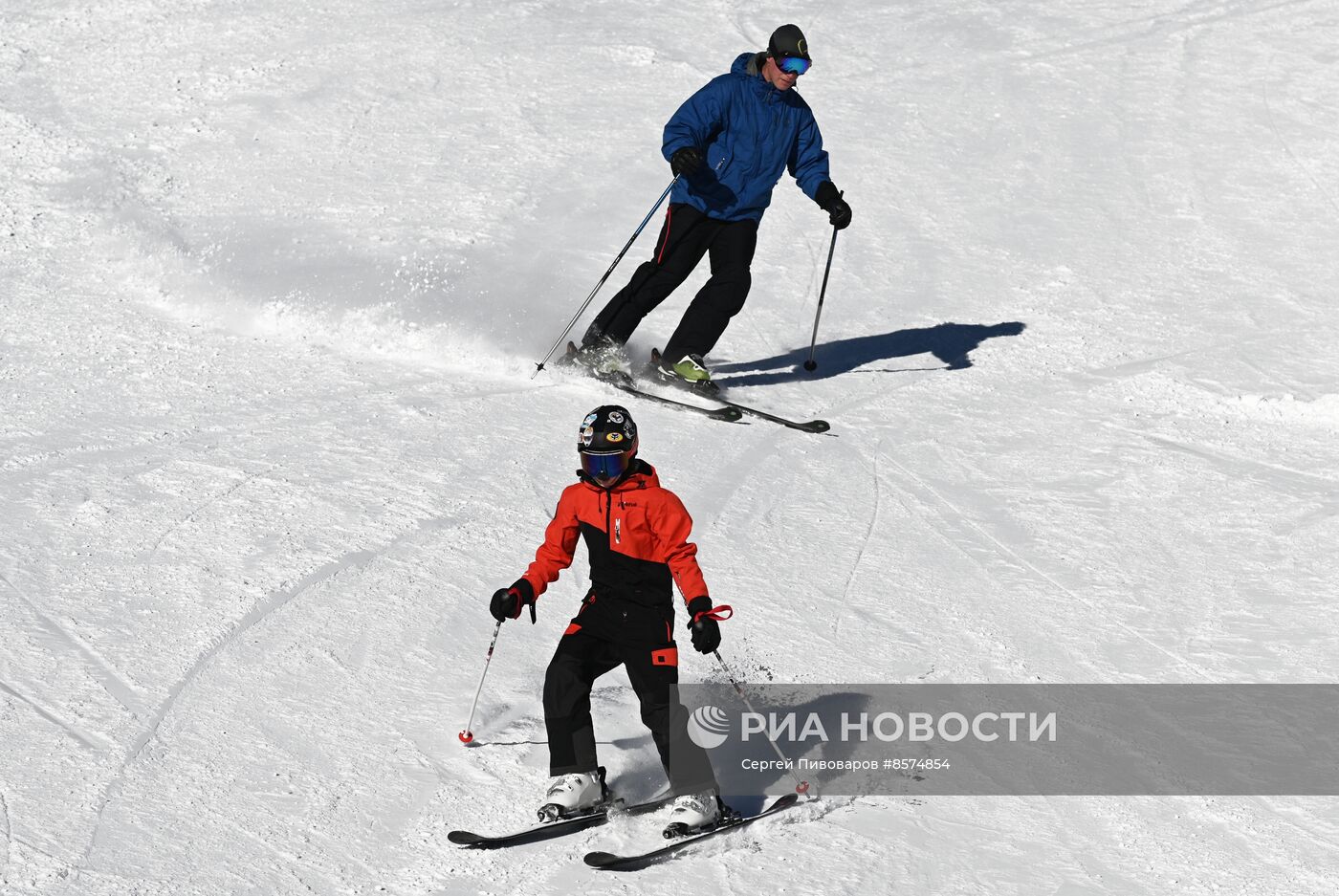 Начало зимнего сезона на горнолыжном курорте "Эльбрус"